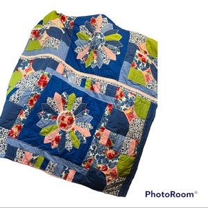 Colorful lap quilt. Blue